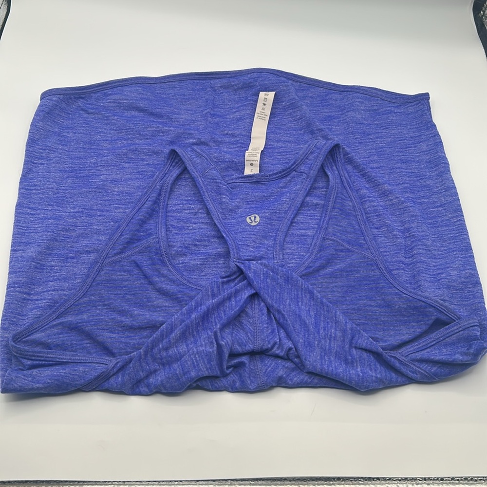 Lululemon essential tank sz 2